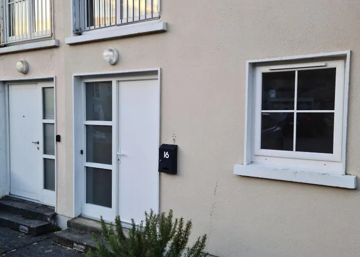 Quay Village 16 Apartamento Westport