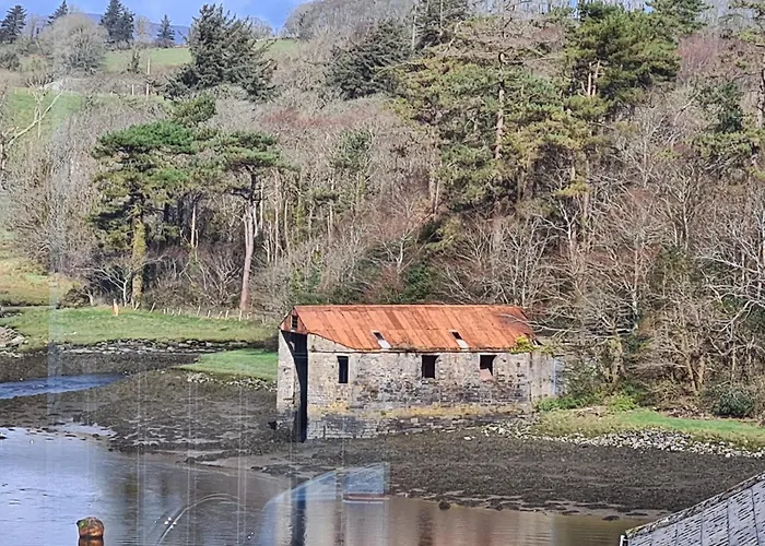 Quay Village 16 Westport