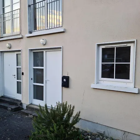 Quay Village 16 Apartment Westport